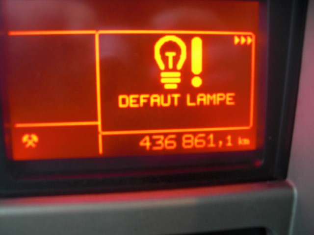 RENAULT PREMIUM 460 DXI 4x2 Gazoil Euro 5 accidenté