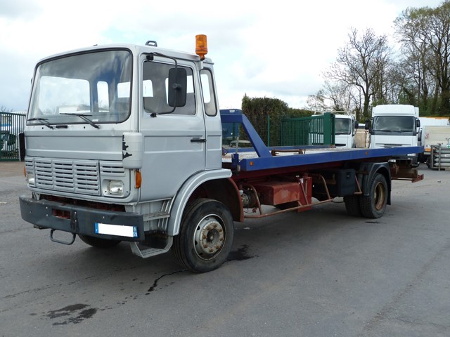 RENAULT S130 Dépanneuse - 523515